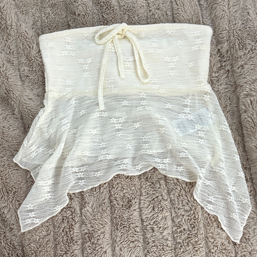 Edikted Cream Lace Crop Top